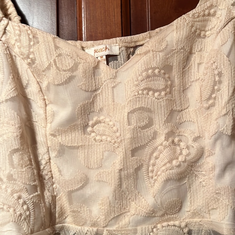 Peach NWOT Lace crop to size M. - Picture 2 of 6
